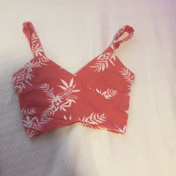 Charlotte Russe Tops - Crop top